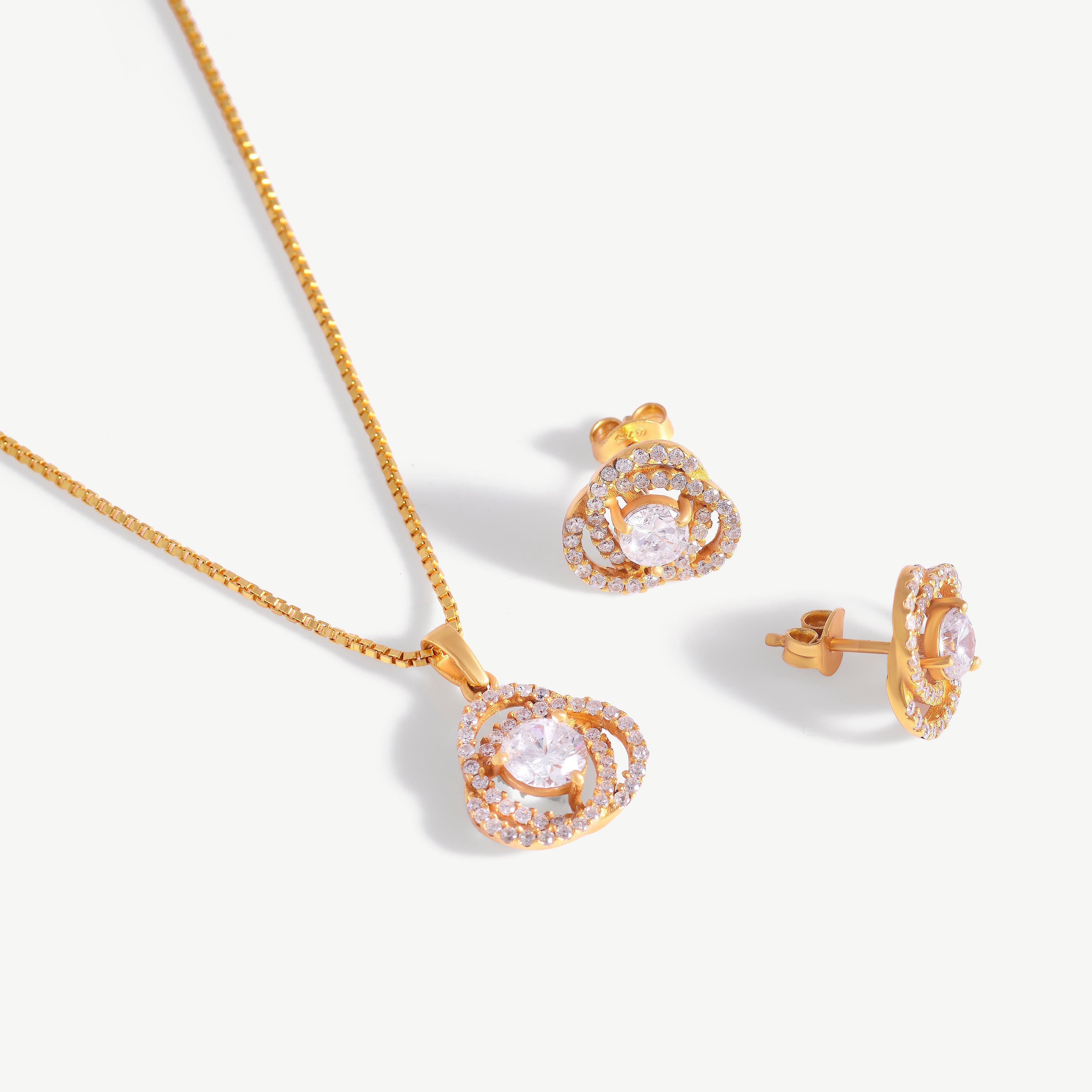 18k Fauzia Solitaire Pendant Set